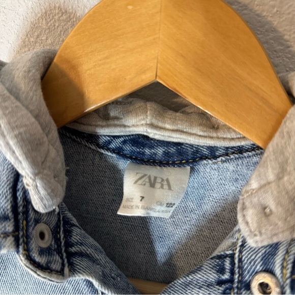 Zara Blue Denim Jacket Shirt Button Up with Removable Gray Hood Boy Kids Size 7 - Picture 4 of 11